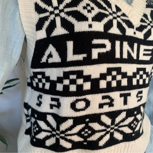 s n o w :: Retro Alpine Ski Sleeveless Sweater Knit Vest - Picture 3 of 10